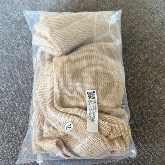 Sleeveless Button Front Knit Vest — Light Beige - Picture 3 of 3